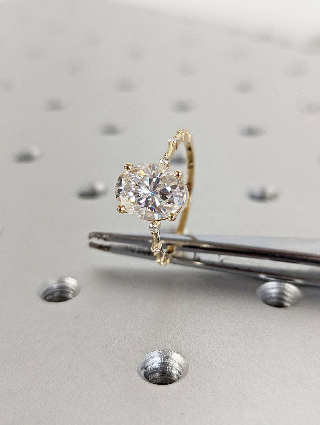 1.50-3.50 CT Oval CVD Diamond Dainty Engagement Ring