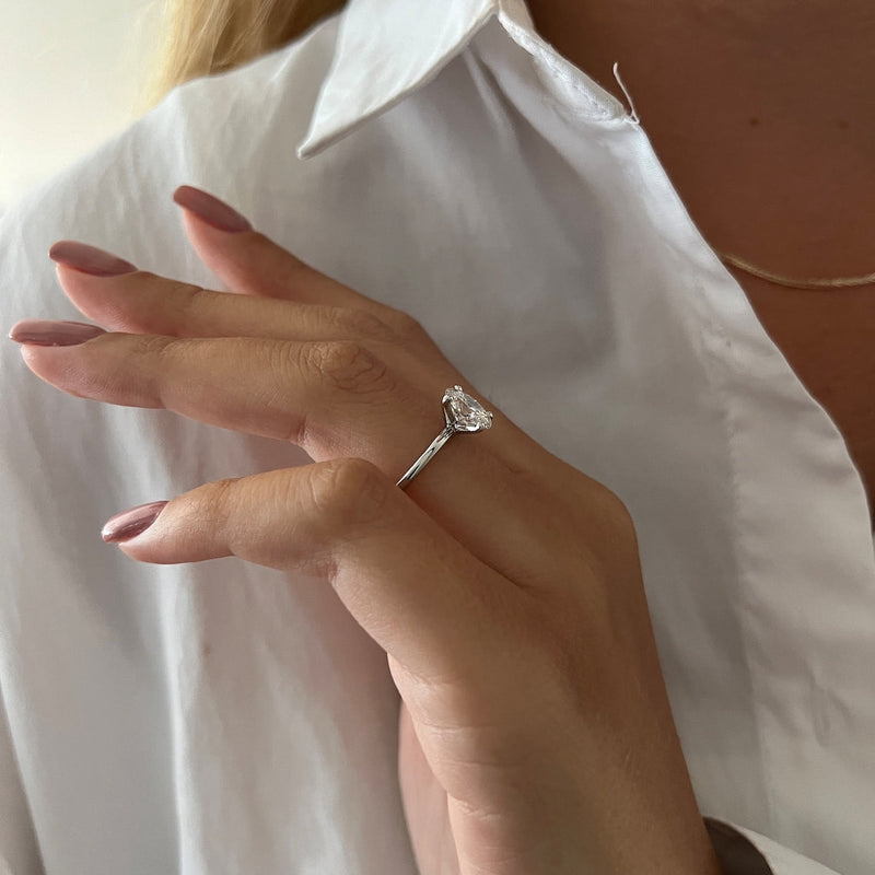 1.0 -3.0 CT Oval CVD Diamond Solitaire Engagement Ring