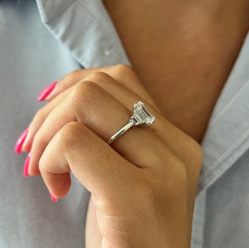 1.0 CT-3.0 CT Emerald CVD Diamond Three Stone Style Engagement Ring