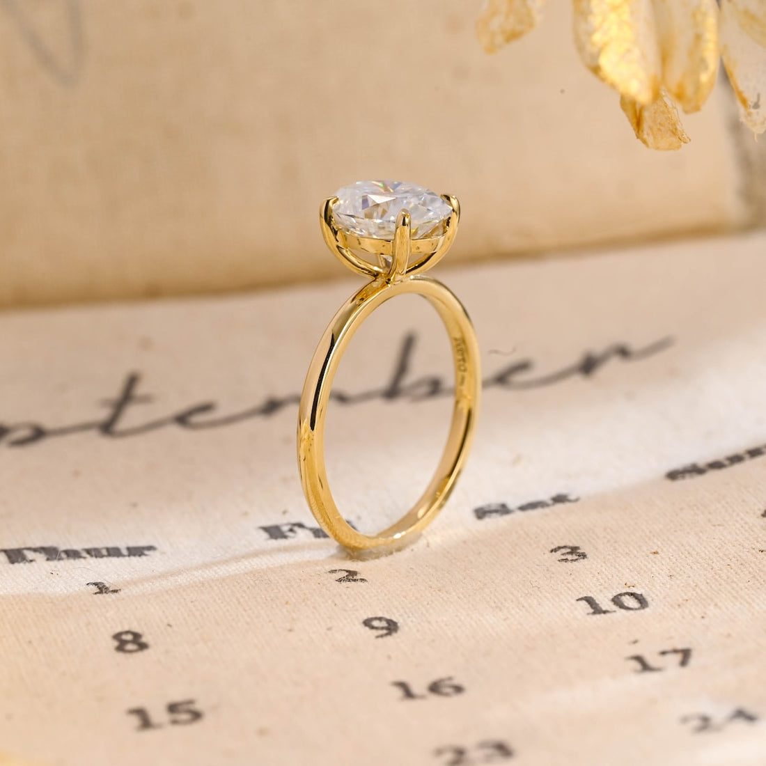1.0 - 3.0 CT Oval CVD Diamond Solitaire Engagement Ring