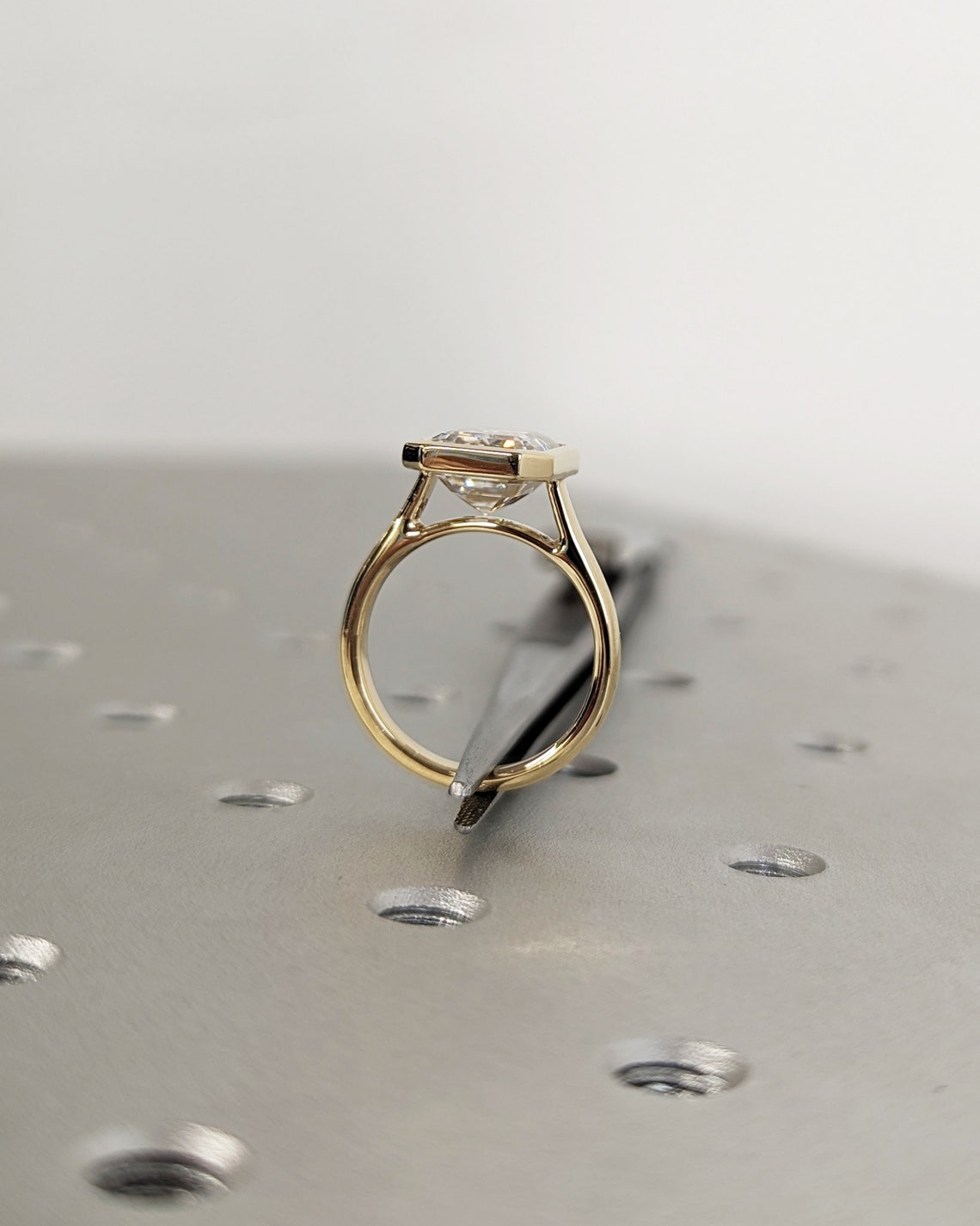 1.0 - 3.0 CT Emerald CVD Diamond Bezel Solitaire Engagement Ring