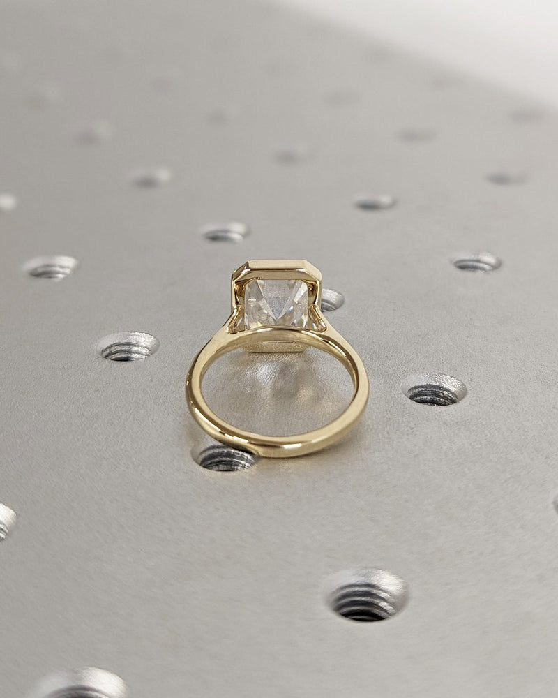 1.0 - 3.0 CT Emerald CVD Diamond Bezel Solitaire Engagement Ring