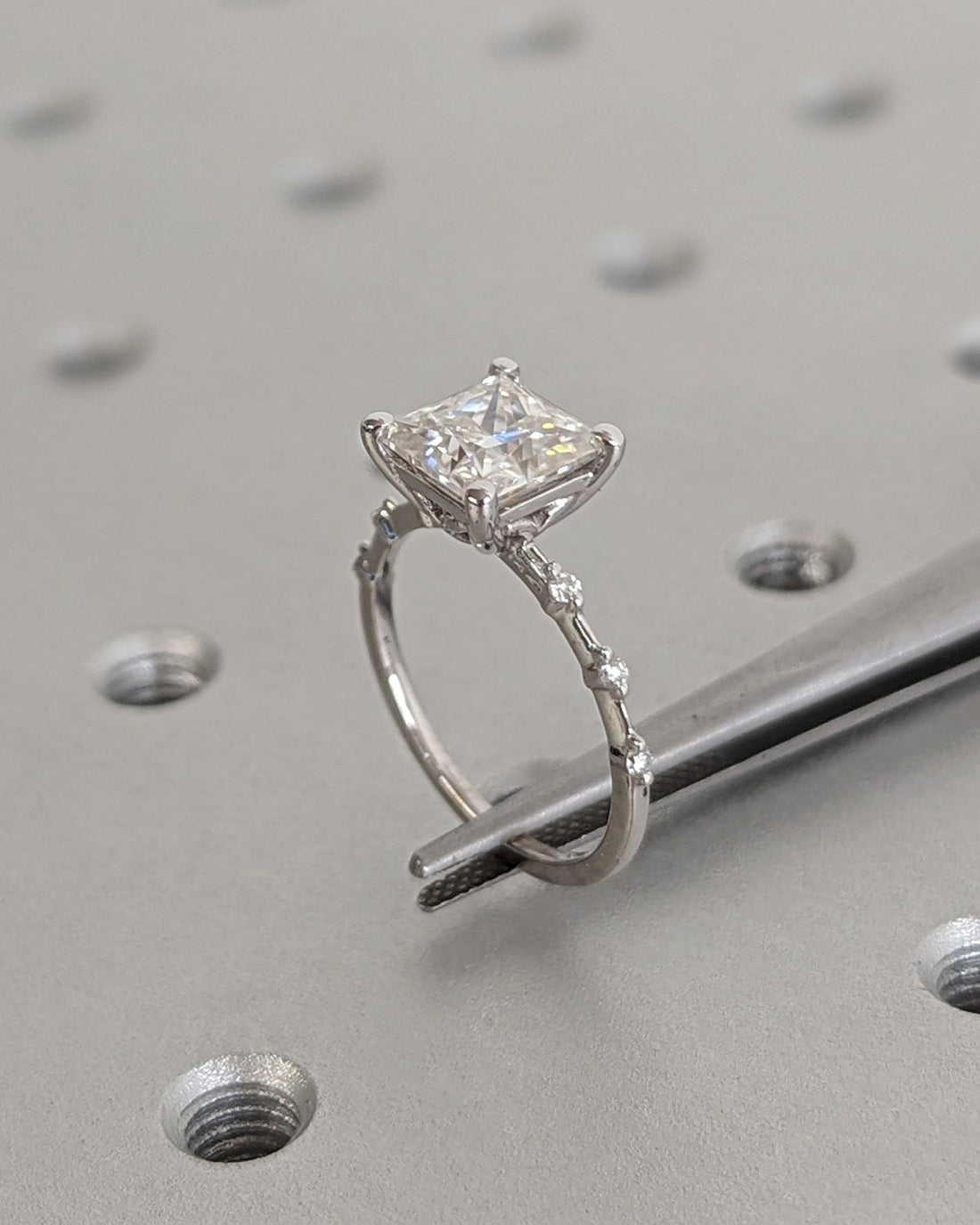 1.0-3.0 CT Princess CVD Diamond Dainty Engagement Ring