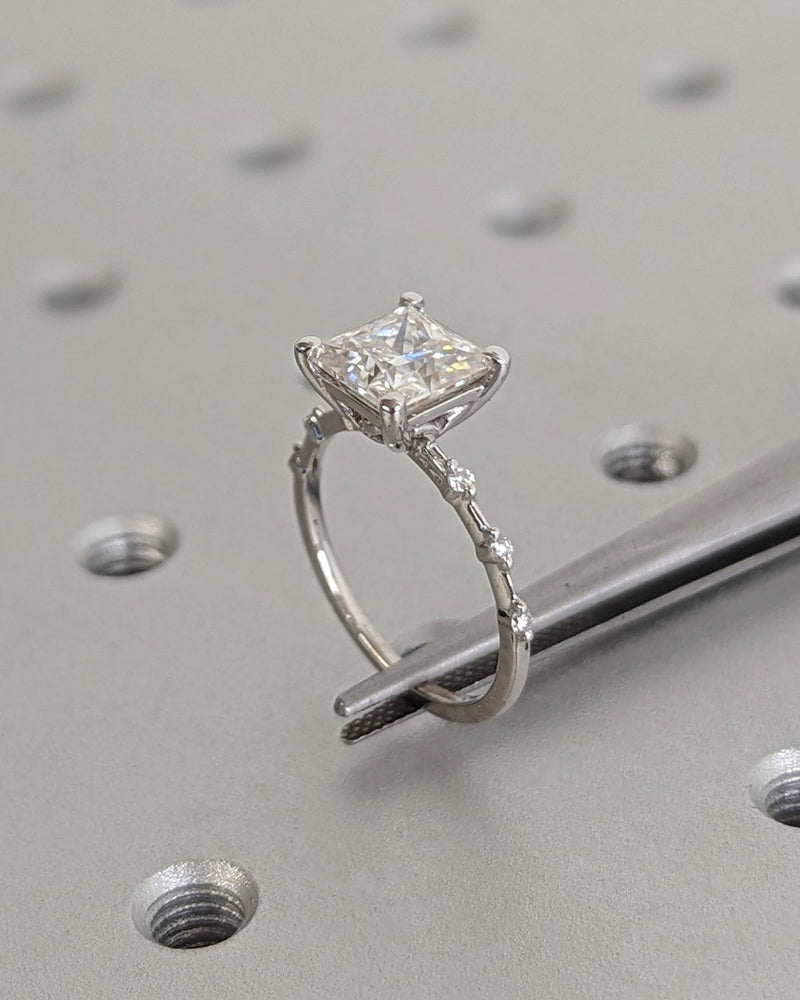1.0-3.0 CT Princess CVD Diamond Dainty Engagement Ring