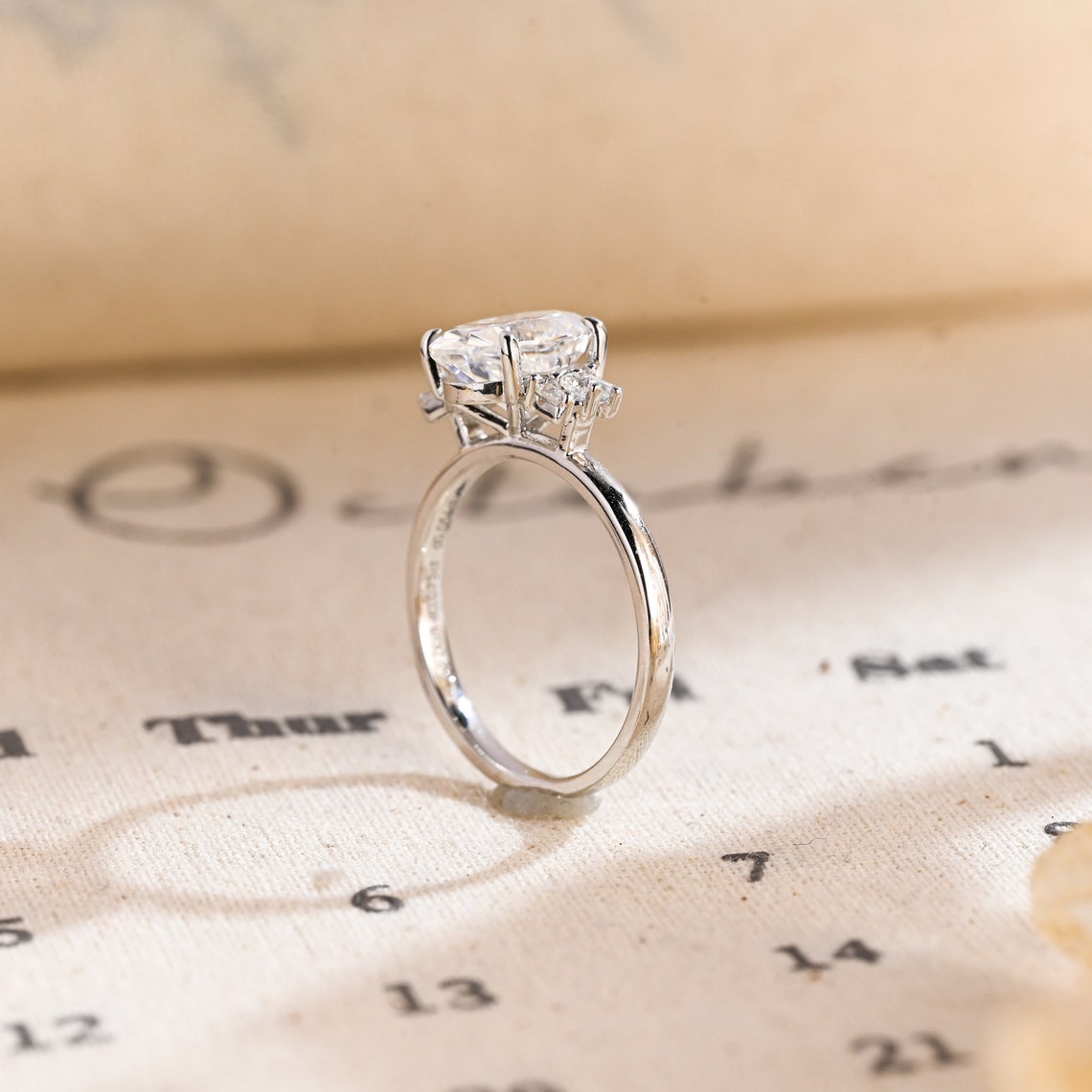 1.0 - 3.0 CT Oval CVD Diamond Cluster Engagement Ring