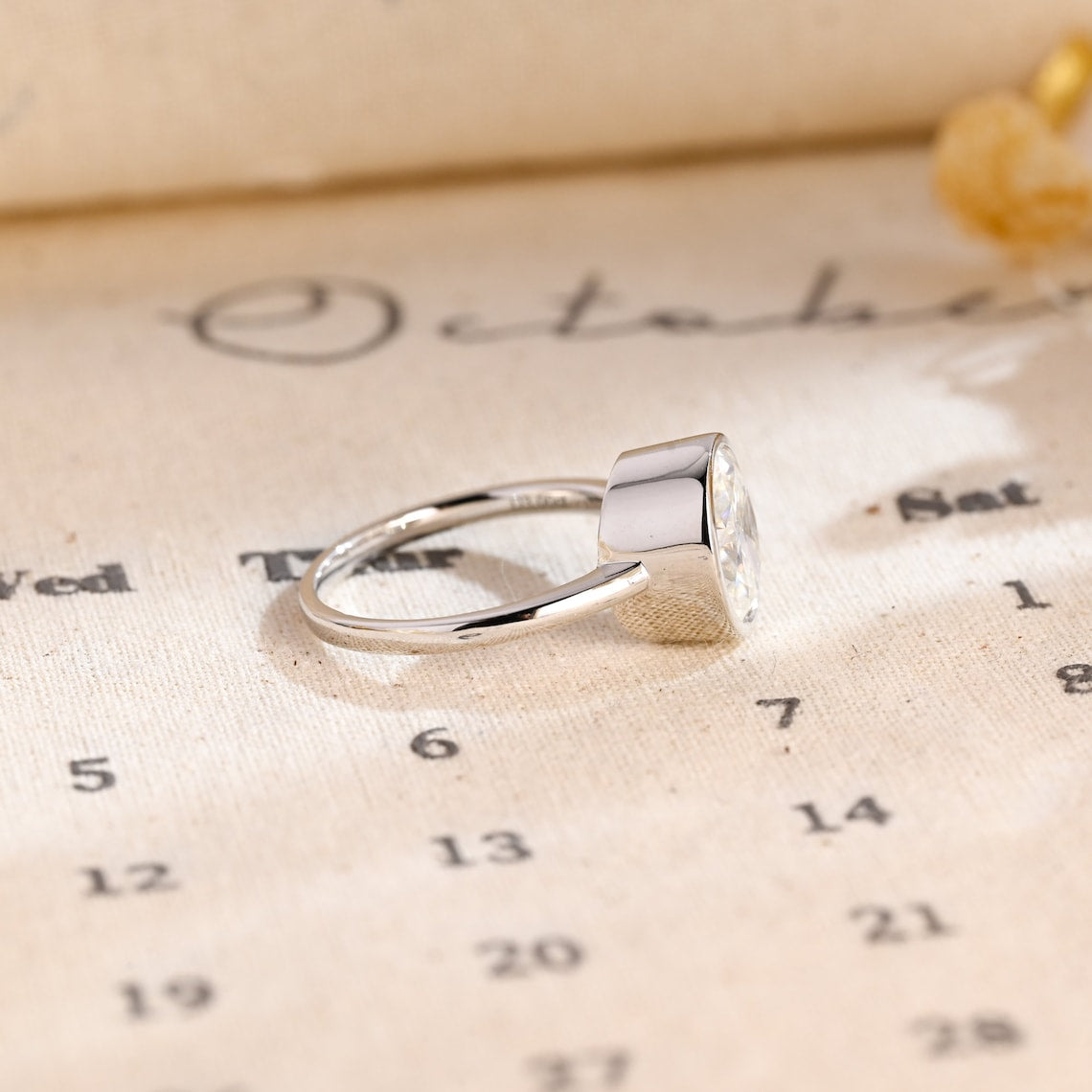 1.0-3.0 CT Oval CVD Diamond Bezel Solitaire Engagement Ring