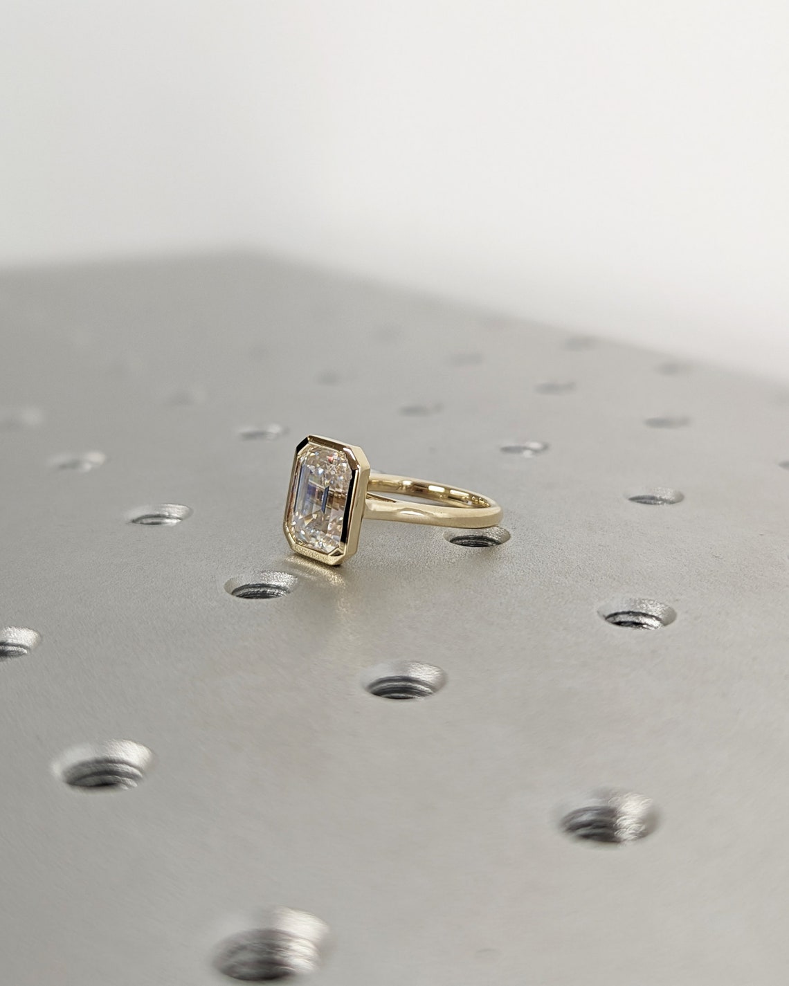 1.0 - 3.0 CT Emerald CVD Diamond Bezel Solitaire Engagement Ring