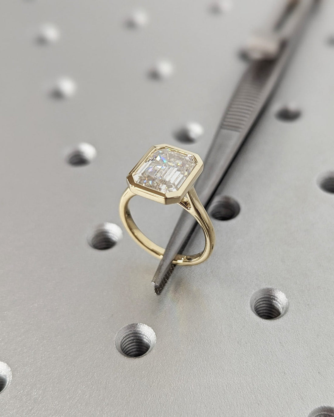 1.0 - 3.0 CT Emerald CVD Diamond Bezel Solitaire Engagement Ring