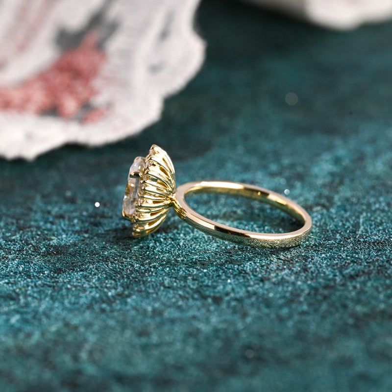 1.0 - 3.0 CT Oval CVD Diamond Halo Engagement Ring