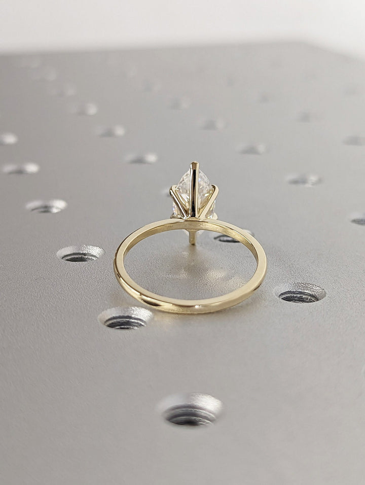 1.0 - 3.0 CT Marquise CVD Diamond Solitaire Engagement Ring