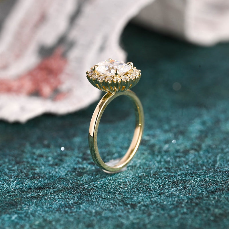 1.0 - 3.0 CT Oval CVD Diamond Halo Engagement Ring