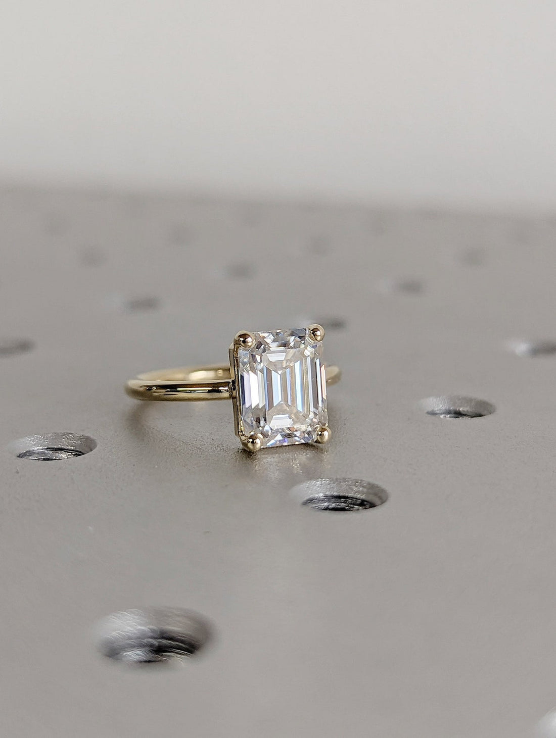 1.50 - 3.50 CT Emerald CVD Diamond Solitaire Engagement Ring