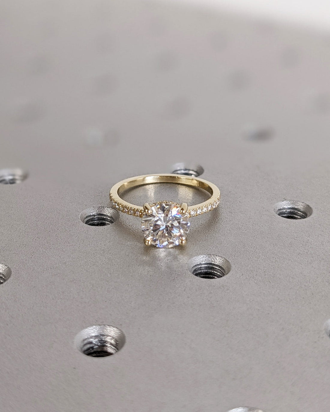 1.0 - 3.0 CT Round  CVD Diamond Pave Setting Engagement Ring
