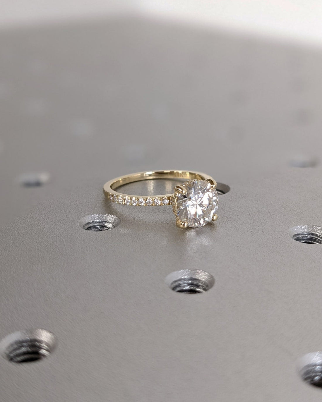 1.0 - 3.0 CT Round  CVD Diamond Pave Setting Engagement Ring
