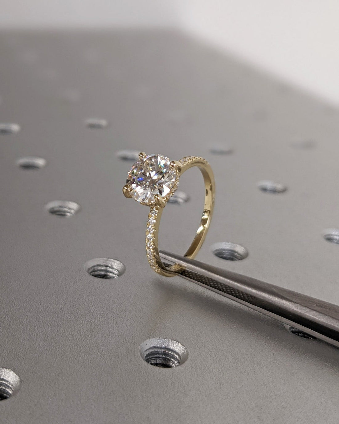 1.0 - 3.0 CT Round  CVD Diamond Pave Setting Engagement Ring