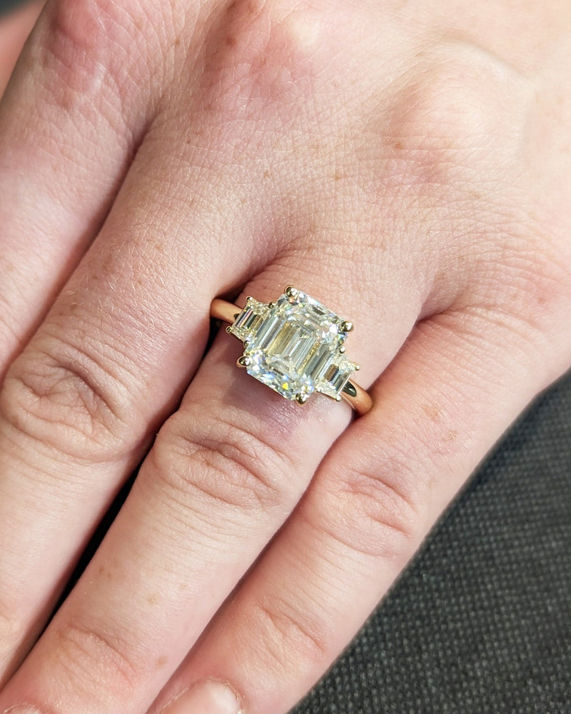 1.0 - 3.0 CT Emerald F/VS1 CVD Diamond Three Stone Style Engagement Ring