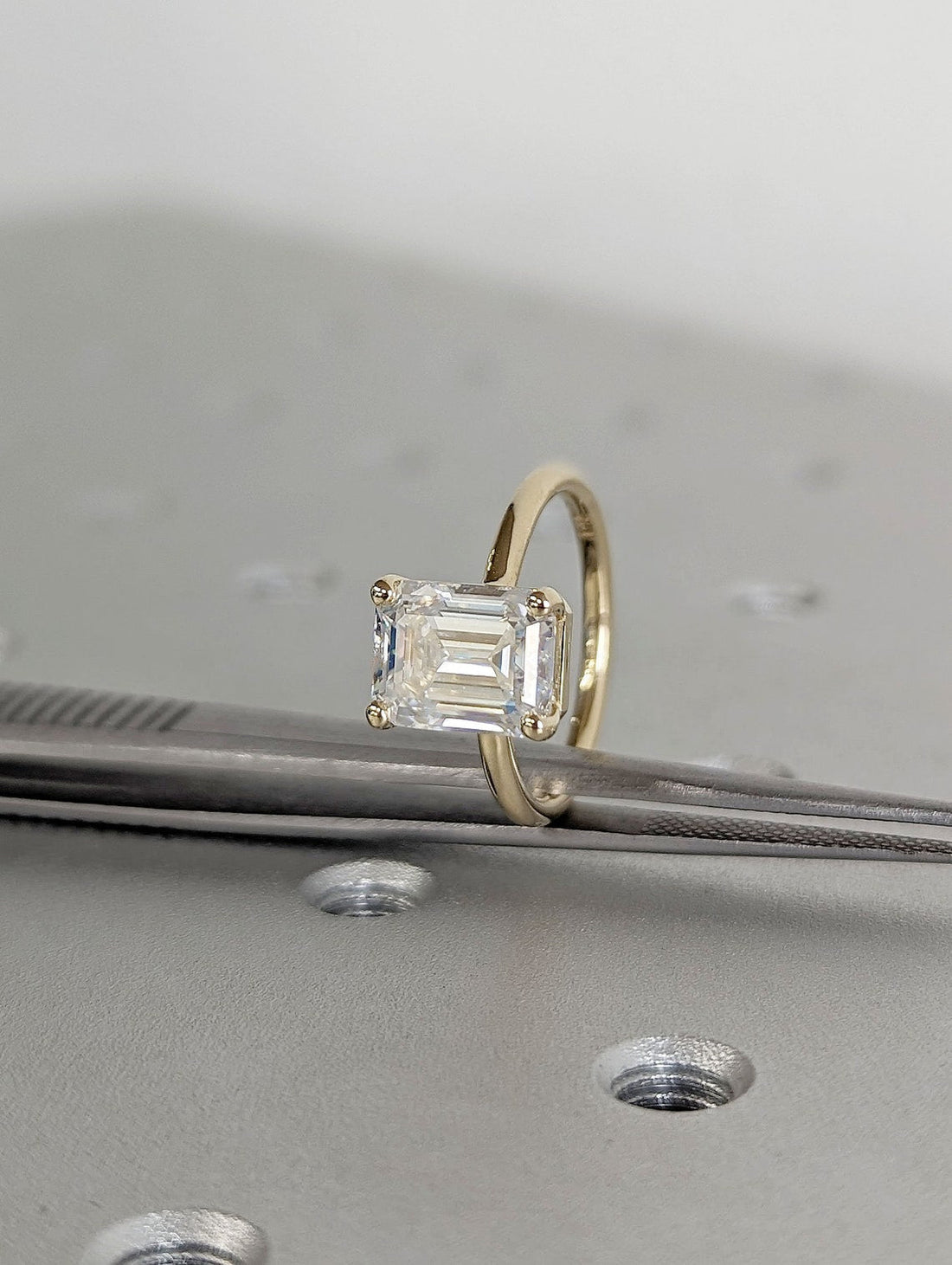 1.50 - 3.50 CT Emerald CVD Diamond Solitaire Engagement Ring