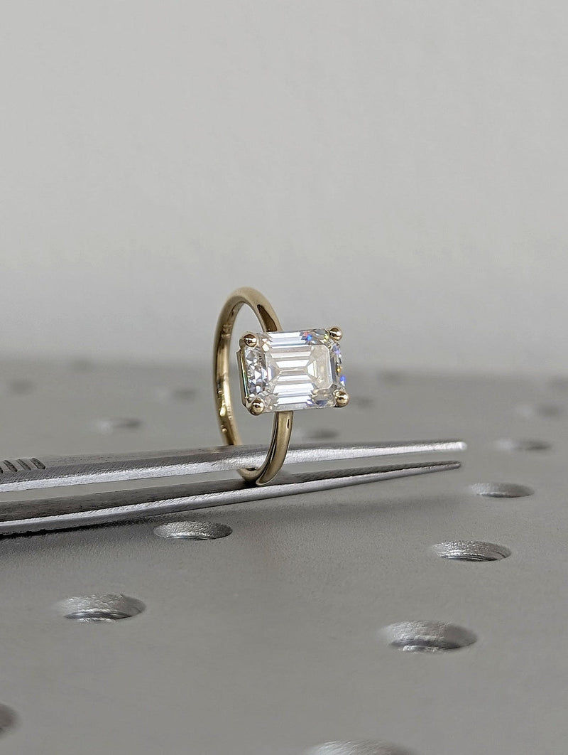 1.50 - 3.50 CT Emerald CVD Diamond Solitaire Engagement Ring