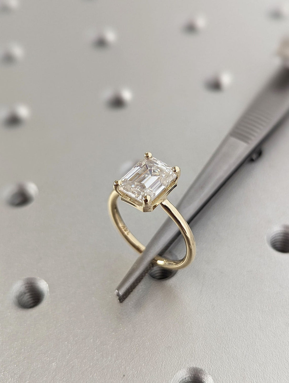 1.50 - 3.50 CT Emerald CVD Diamond Solitaire Engagement Ring