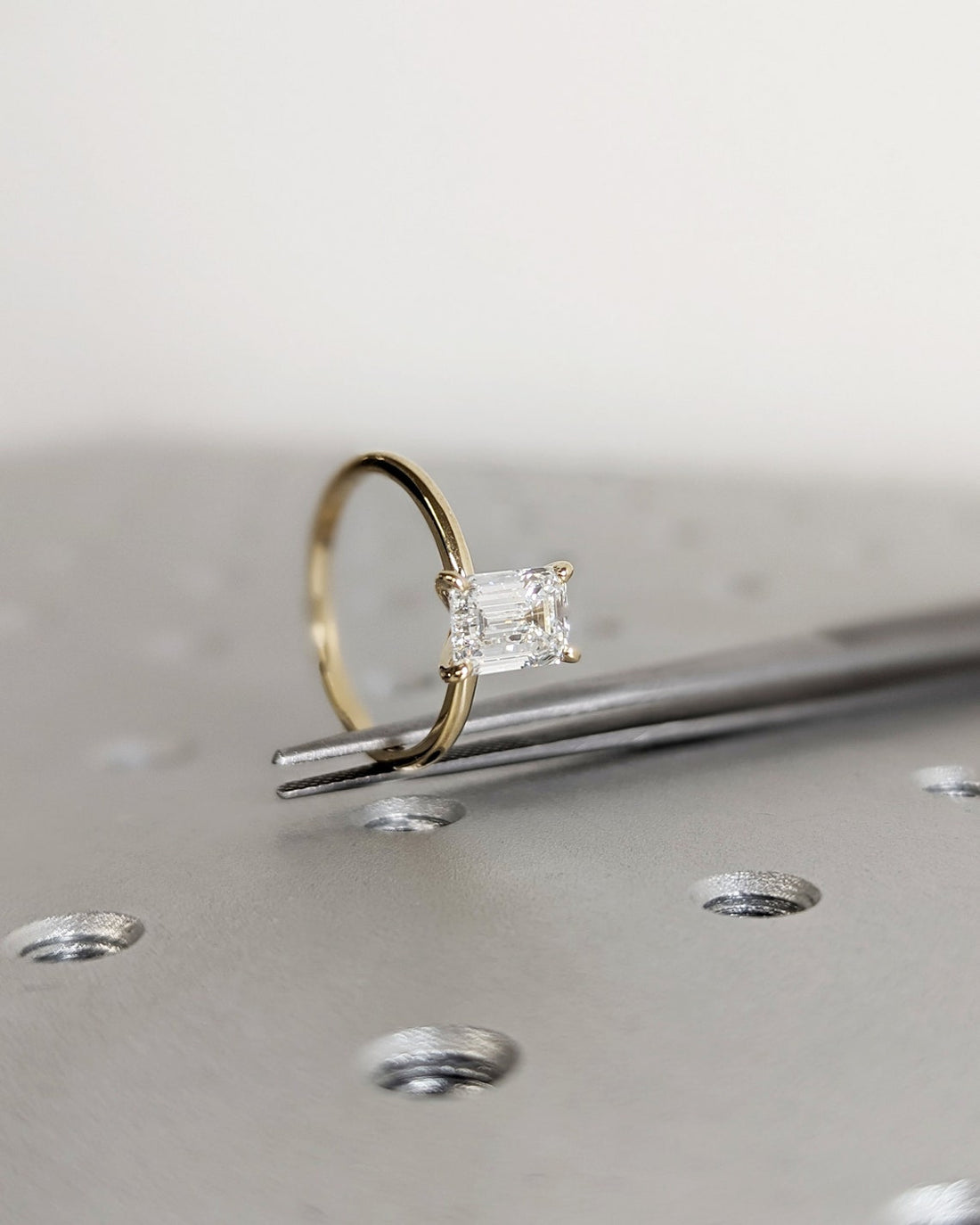 1.50-3.50 CT Emerald  CVD Diamond Solitaire Engagement Ring
