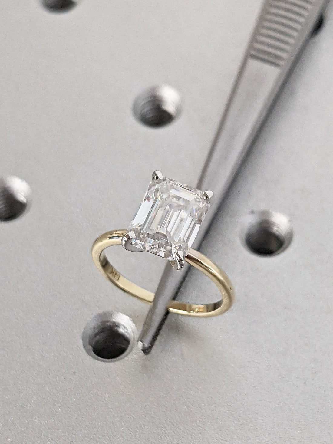 1.50 - 3.50 CT Emerald  CVD Diamond Solitaire Engagement Ring