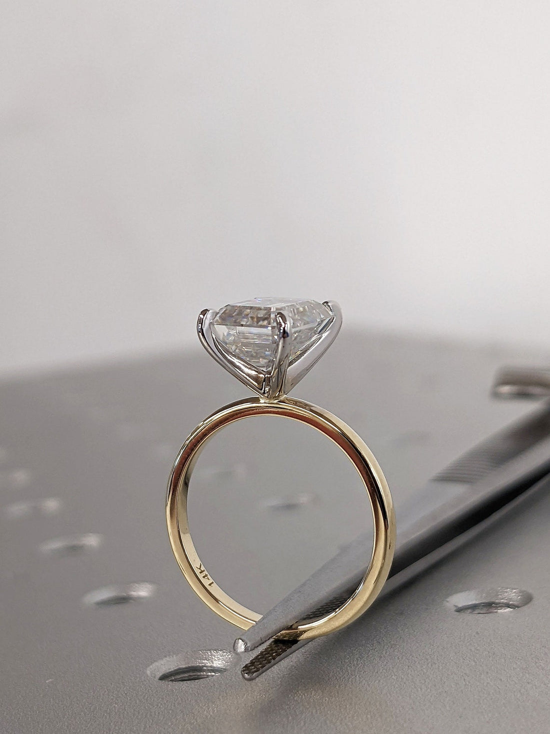 1.50 - 3.50 CT Emerald  CVD Diamond Solitaire Engagement Ring