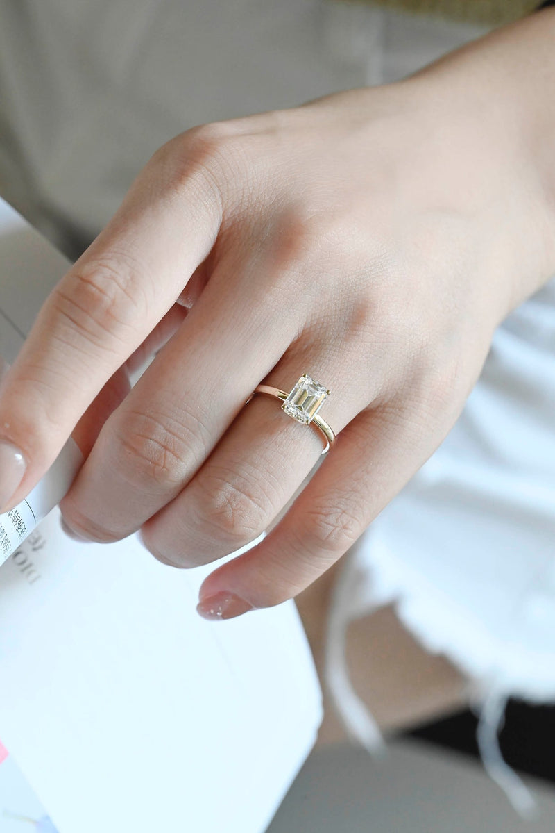 1.0 - 3.0 CT Emerald CVD Diamond Solitaire Engagement Ring