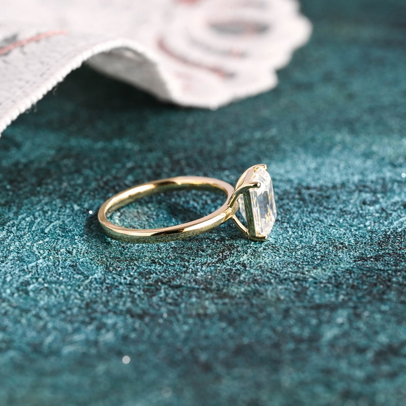 1.0 - 3.0 CT Emerald CVD Diamond Solitaire Engagement Ring