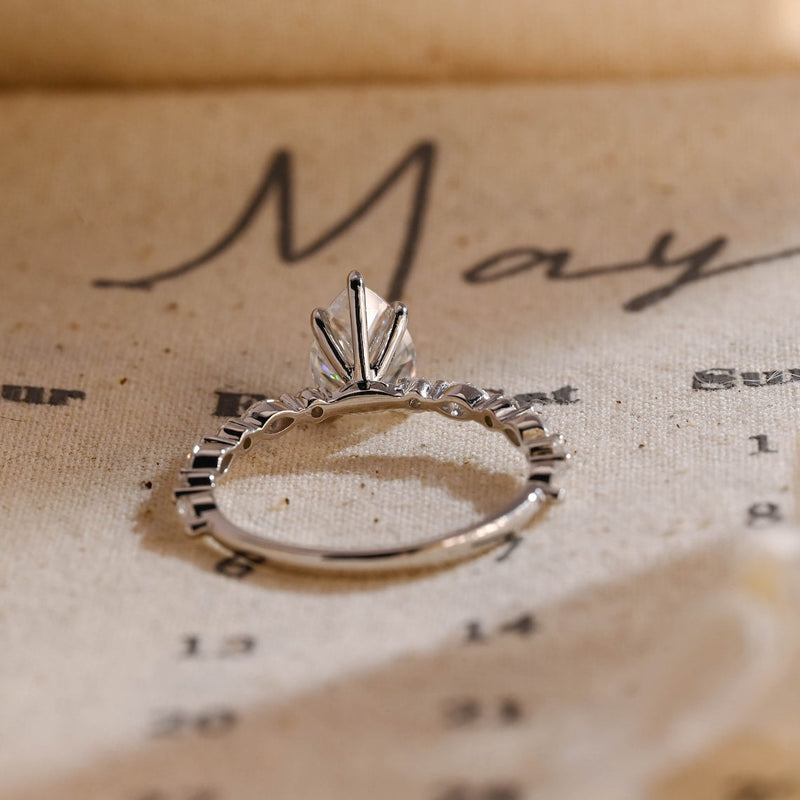 1.0 CT-3.0 CT Pear CVD Diamond Dainty Setting Engagement Ring