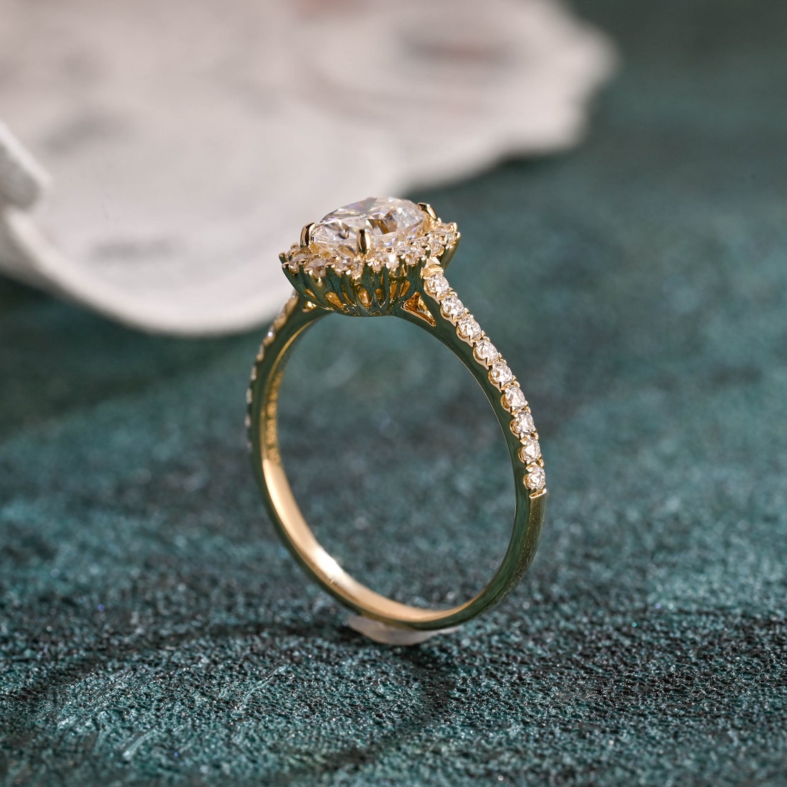 1.0-3.0 CT Oval  CVD Diamond Halo Pave Setting Engagement Ring