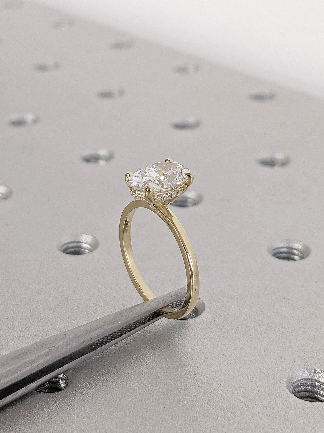 1.50 CT Oval CVD Diamond Solitaire Engagement Ring