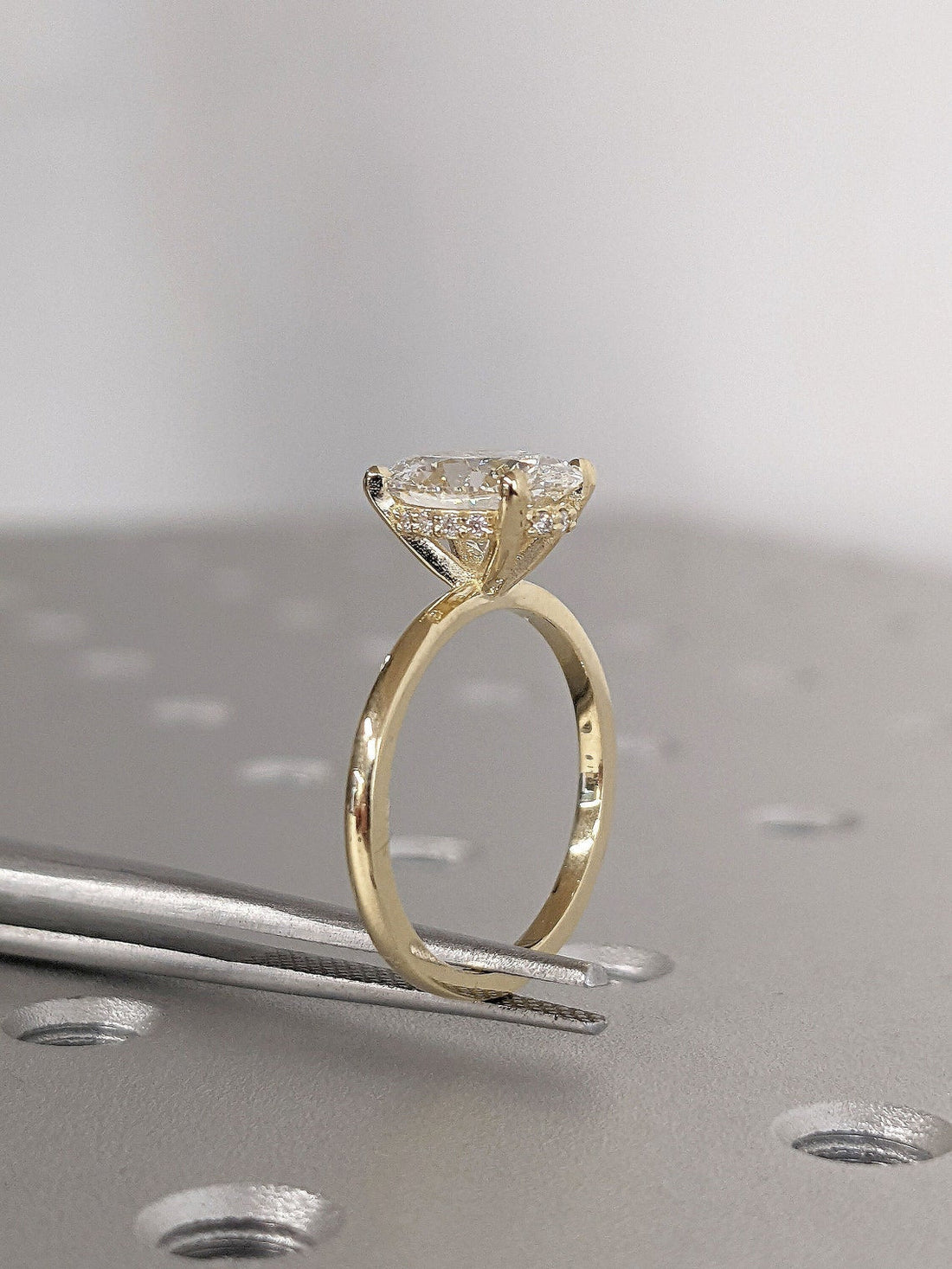 1.50 CT Oval CVD Diamond Solitaire Engagement Ring