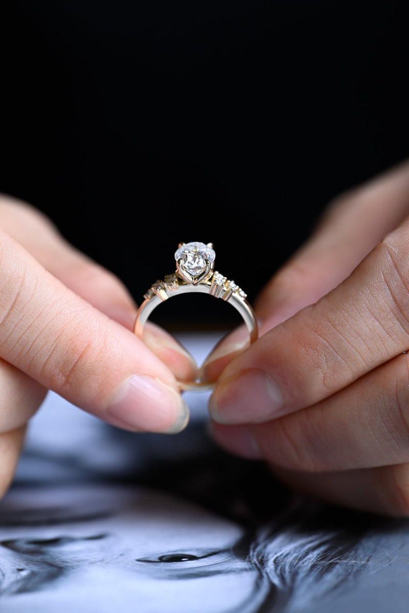 1.0-3.0 CT Oval Cut CVD Diamond Cluster Engagement Ring