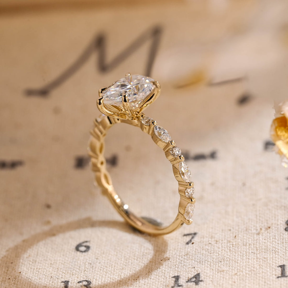 1.0 CT-3.0 CT Pear CVD Diamond Dainty Setting Engagement Ring