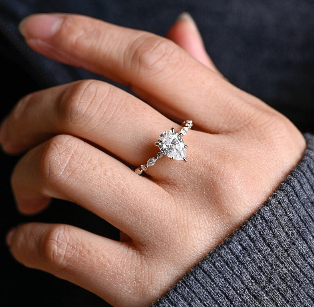 1.0 CT-3.0 CT Pear CVD Diamond Dainty Setting Engagement Ring