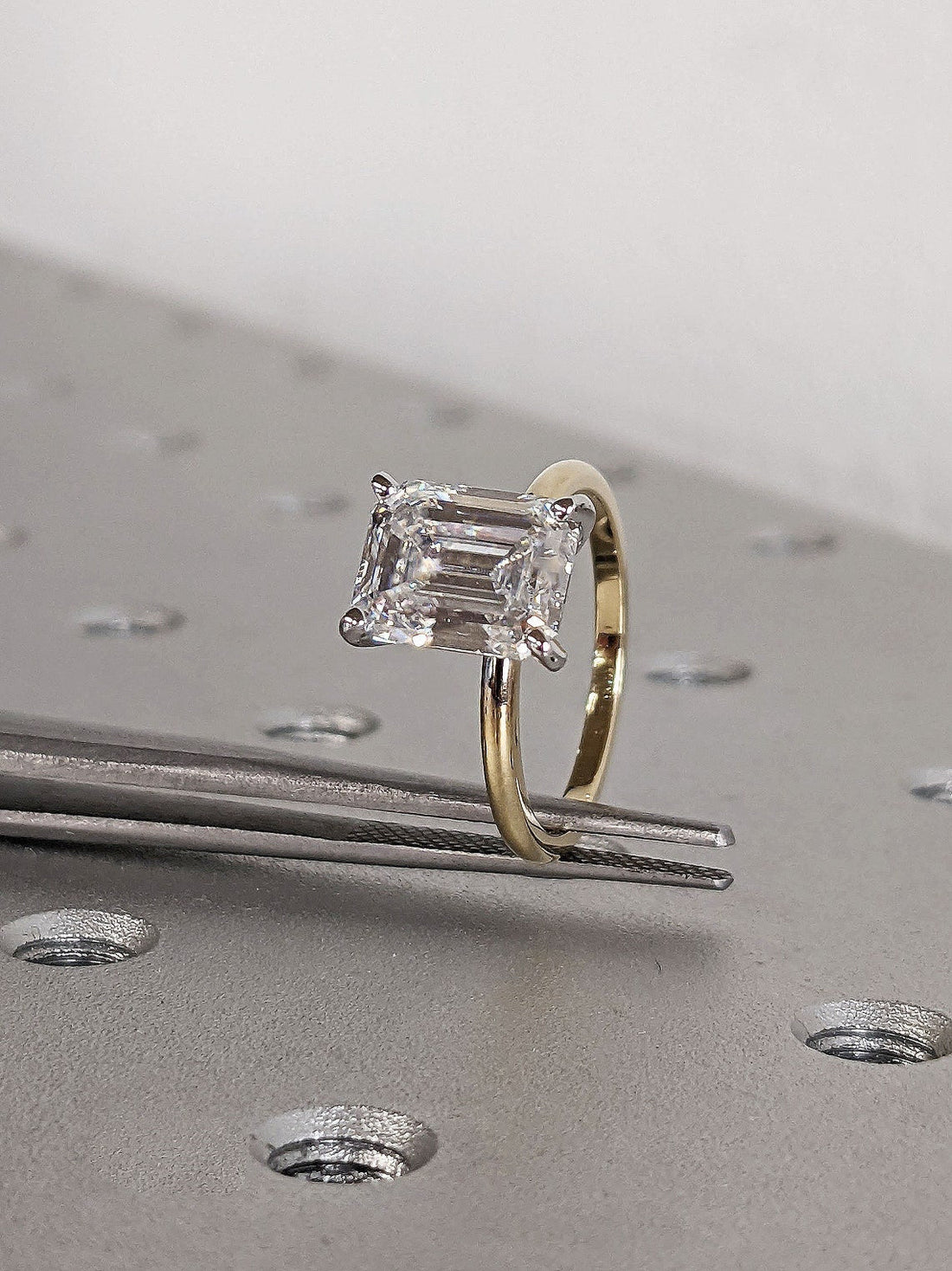 1.50 - 3.50 CT Emerald  CVD Diamond Solitaire Engagement Ring