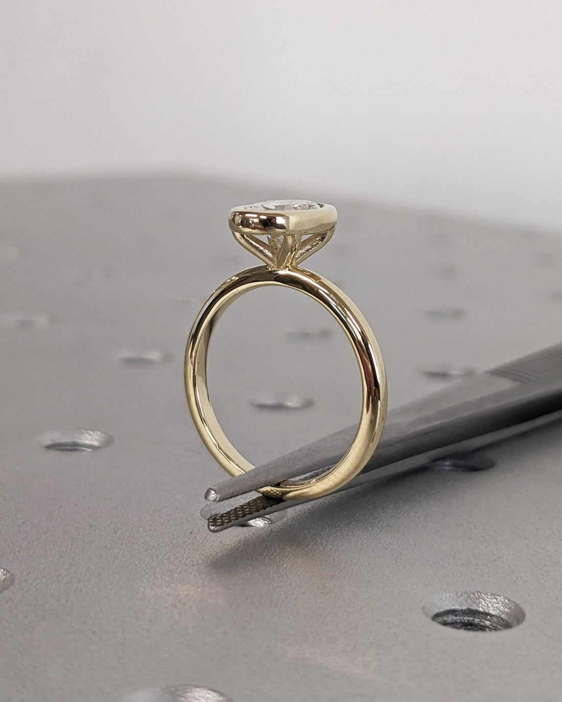 1.0 -3.0 CT  Oval CVD Diamond Bezel Solitaire Engagement Ring