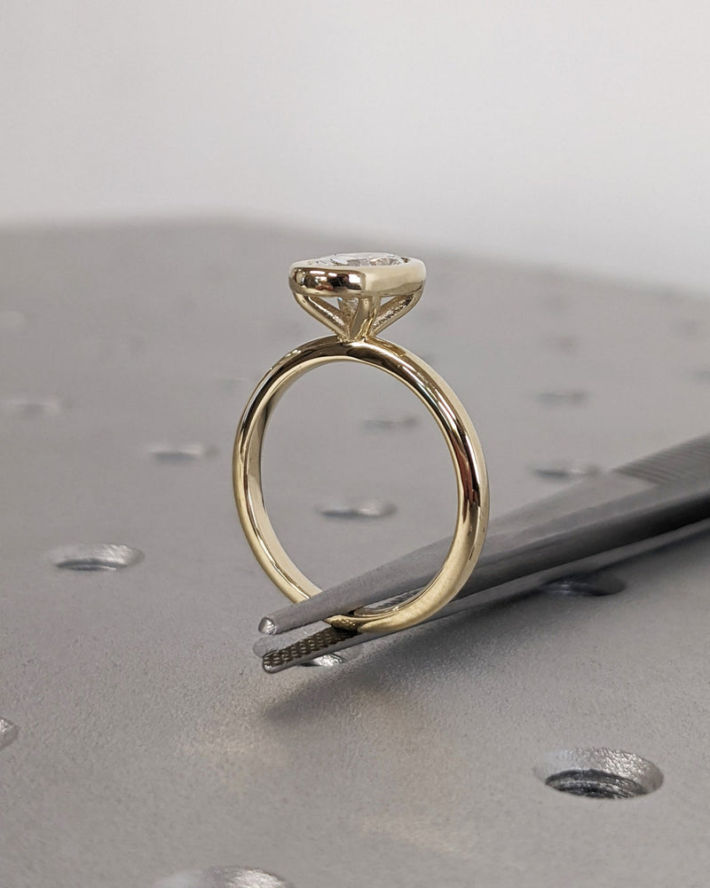 1.0 -3.0 CT  Oval CVD Diamond Bezel Solitaire Engagement Ring