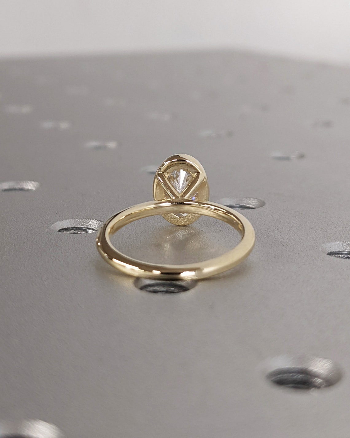 1.0 -3.0 CT  Oval CVD Diamond Bezel Solitaire Engagement Ring