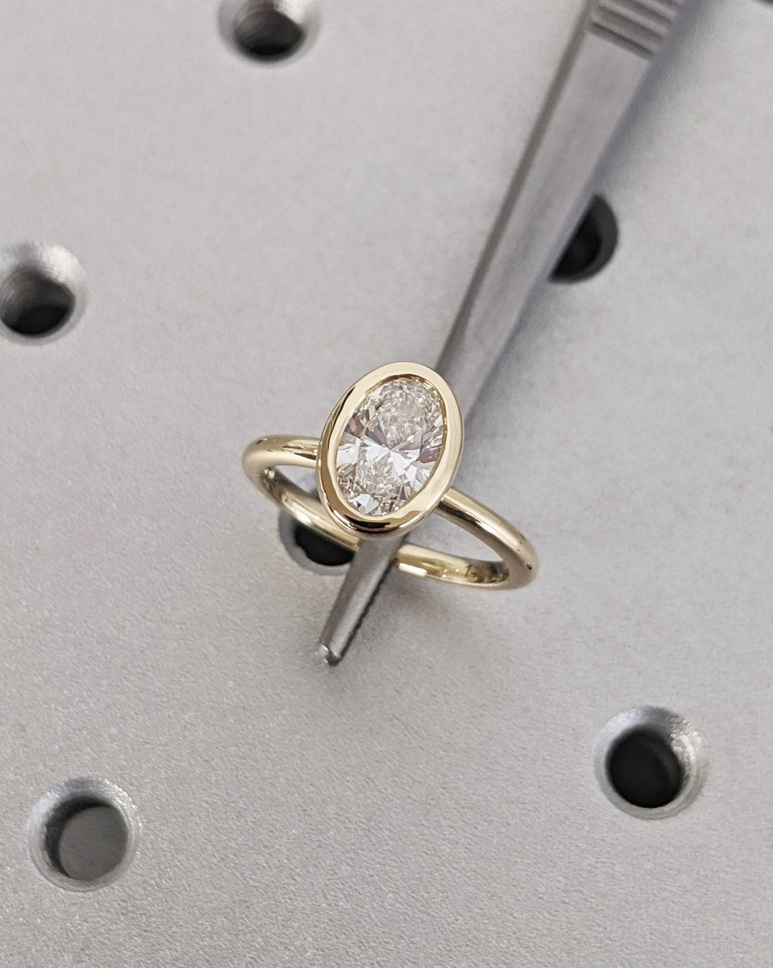 1.0 -3.0 CT  Oval CVD Diamond Bezel Solitaire Engagement Ring