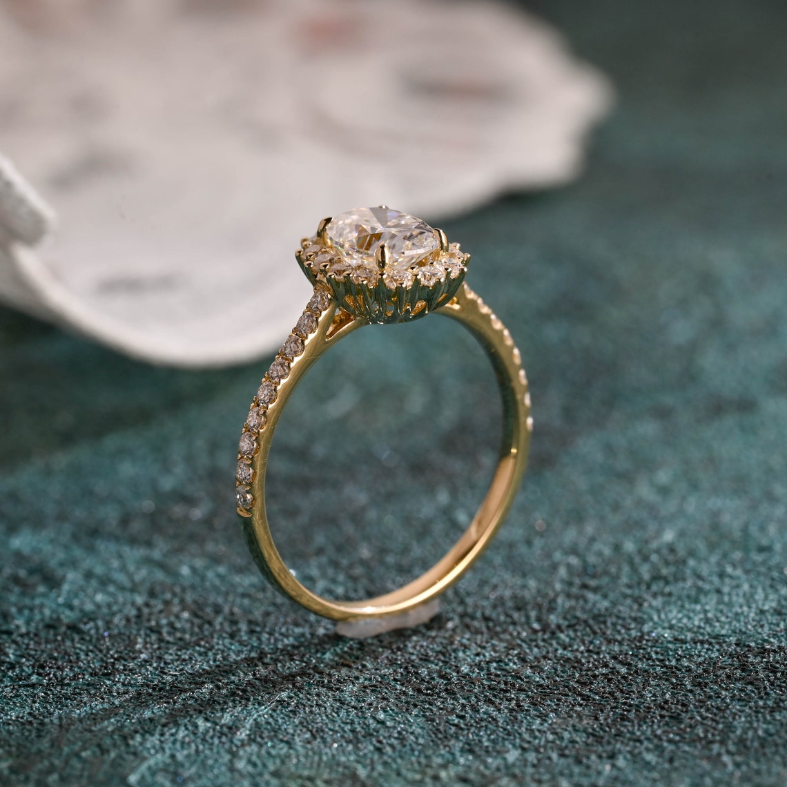 1.0-3.0 CT Oval  CVD Diamond Halo Pave Setting Engagement Ring
