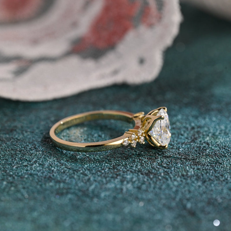 1.0-3.0 CT Oval Cut CVD Diamond Cluster Engagement Ring