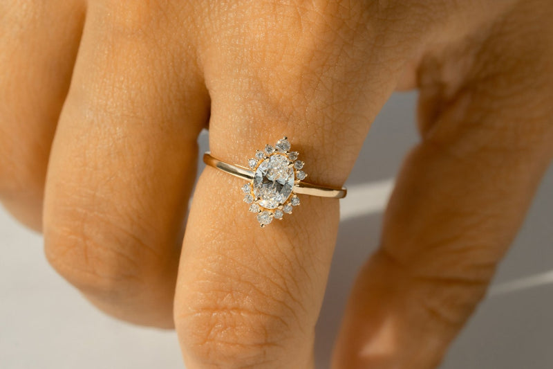 0.93-3.0 CT Oval CVD Diamond Halo Engagement Ring