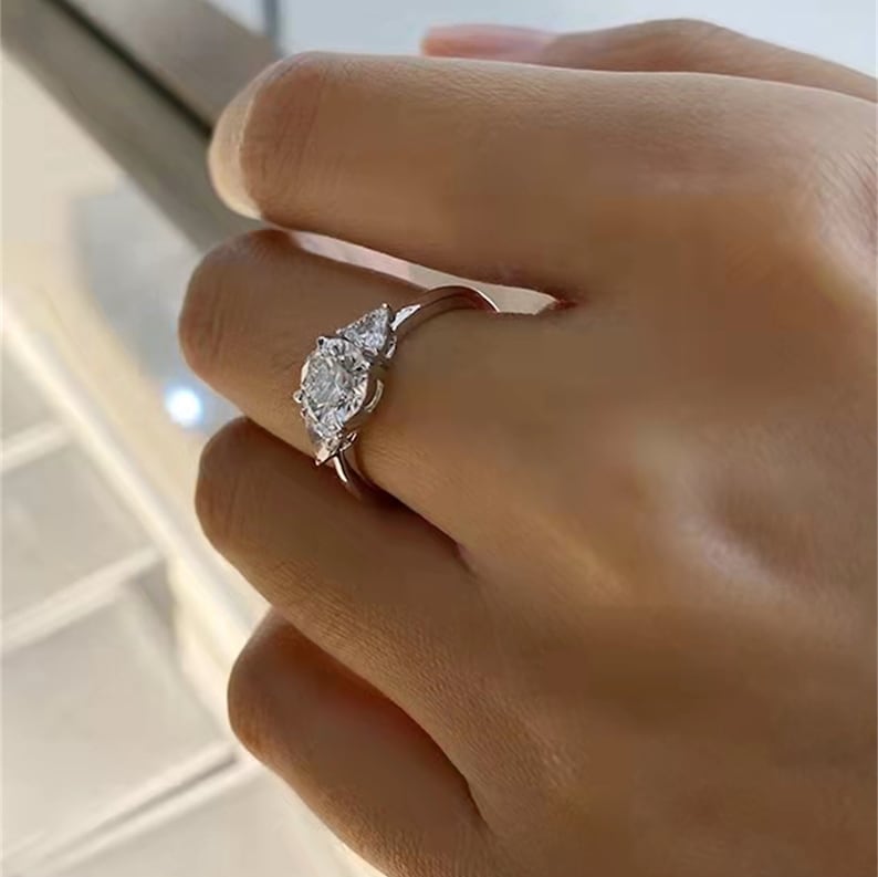1.0 CT Round F/VS1 CVD Diamond Three Stone Style Engagement Ring