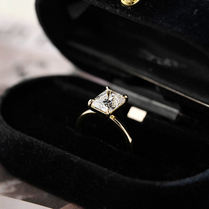 1.0-3.0 CT Radiant CVD Diamond Solitaire Engagement Ring