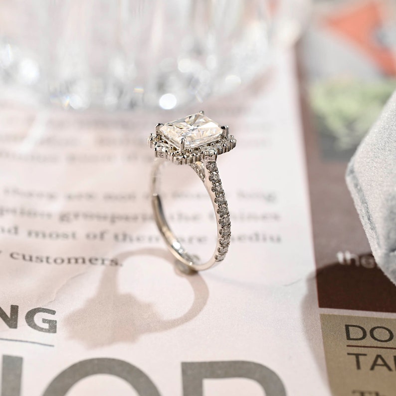1.0-3.0 CT Radiant Cut CVD Diamond Halo Pave Setting Engagement Ring