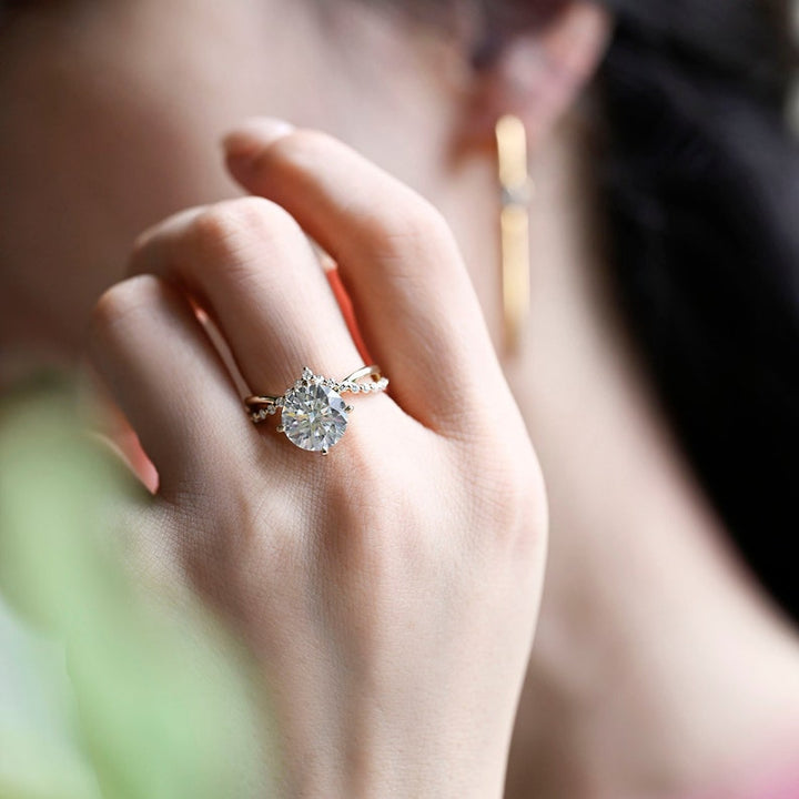1.0-3.0 CT Round CVD Diamond Unique Engagement Ring