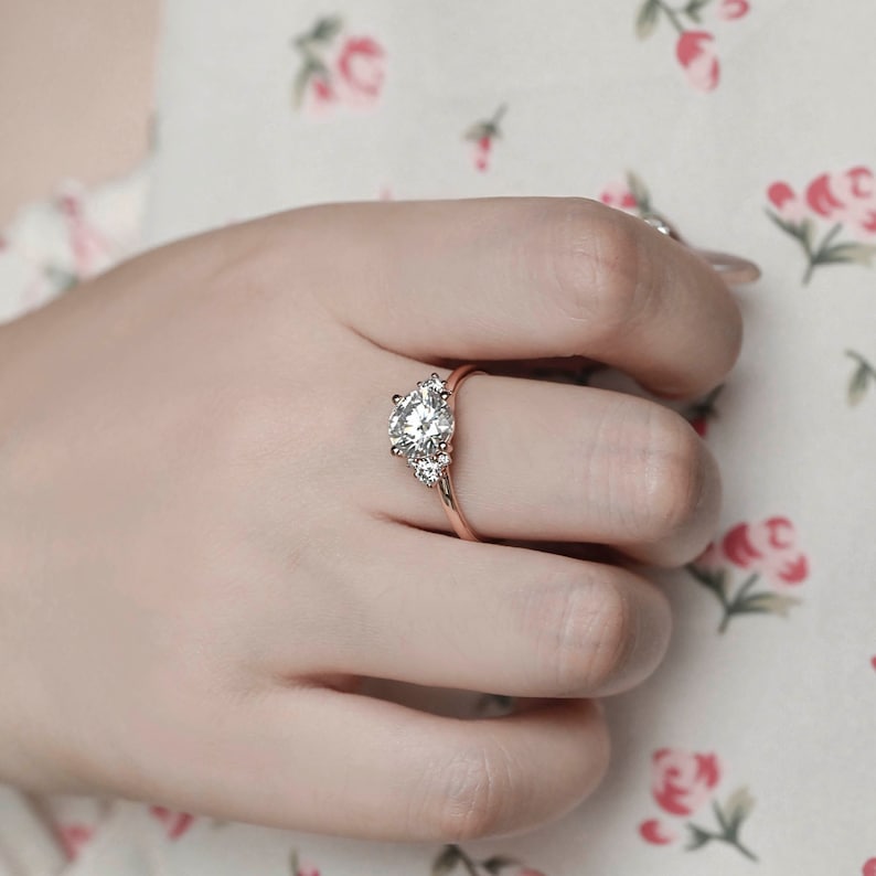 1.0 - 3.0 CT Round CVD Diamond Cluster Engagement Ring