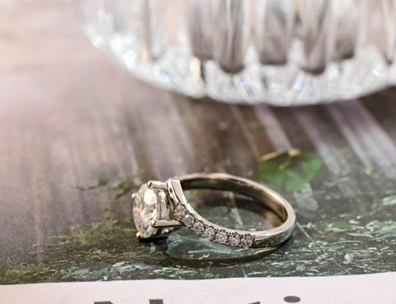 1.0-3.0 CT Round CVD Diamond Pave Setting Engagement Ring