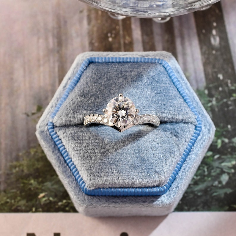 1.0-3.0 CT Round CVD Diamond Pave Setting Engagement Ring